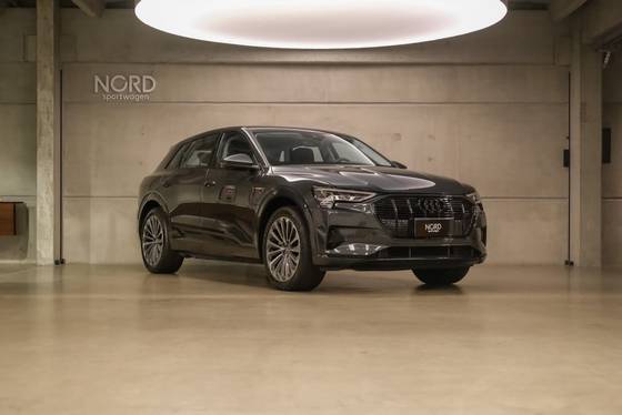 AUDI E-TRON ELÉTRICO PERFORMANCE QUATTRO